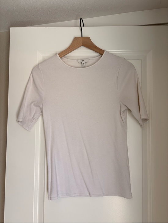 Banana Republic Tops - Banana Republic Light Pink Short Sleeve Crewneck Tee